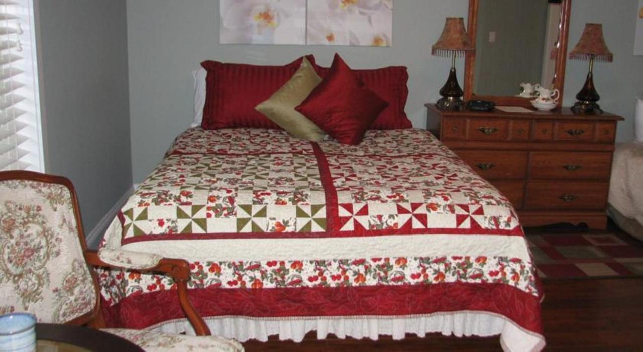 Chesterfield Inn Kelowna Habitación foto
