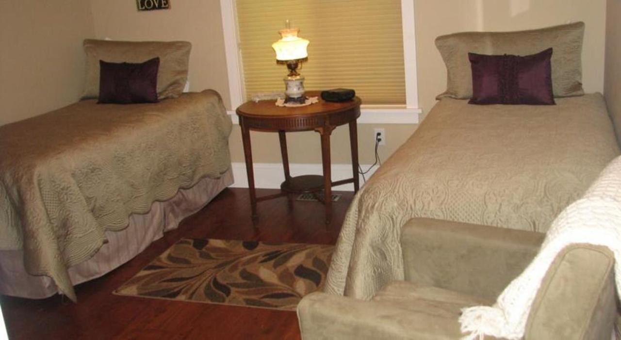 Chesterfield Inn Kelowna Habitación foto